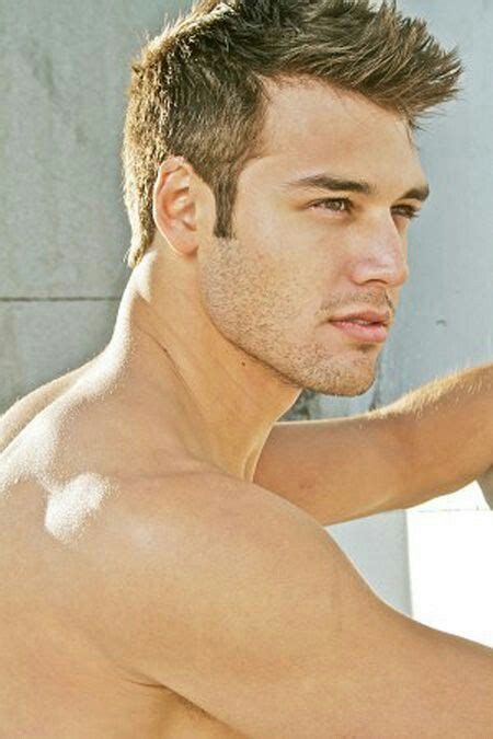 The Boy Next Doors Ryan Guzman Poses Nude!